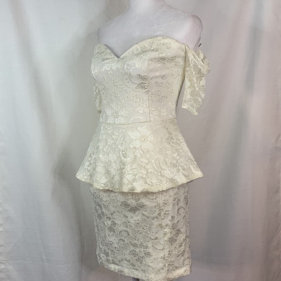 ASOS Cream Lace Peplum Off the Shoulder Dress- EUC - Picture 9 of 16